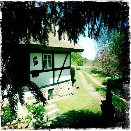 Vera, Naehe Binz In Traumhafter Alleinlage, 4-8 P. * Zirkow